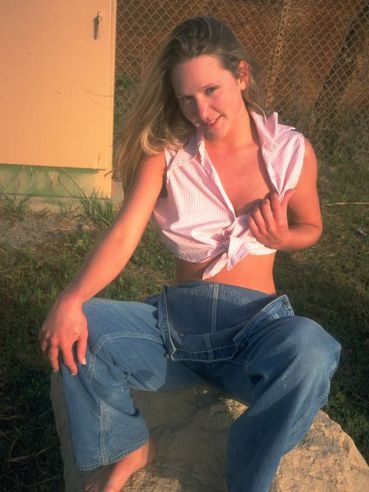 Shaved Pussy Chick Alexis Malone In Jeans And Thong Does Striptease In The Field
