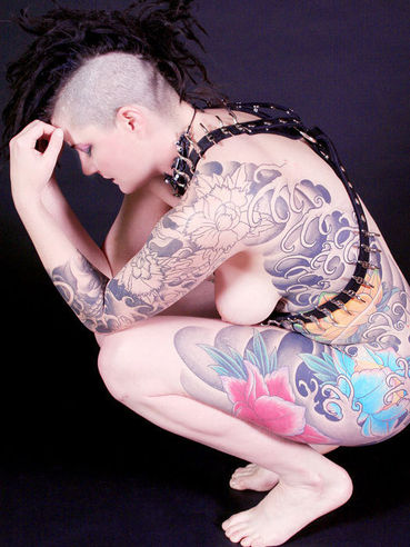 Nude Shaved Pussy Alt Lady Michelle Aston Demonstrates Her Tattoos And Weird New Hairdo